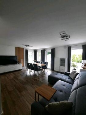 Foto - Moderne 4-Zimmer-Wohnung mit großem Garten und zwei Terrassen