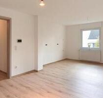 Hochwertige kernsanierte 2 Zimmer EG WG 88 m² Terasse - Wickede (Ruhr)
