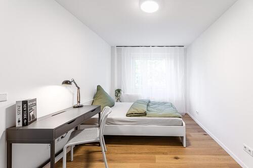 Foto - 3 WG-Zimmer (auch mit Balkon) in einer frisch sanierten Wohnung im Saturnweg