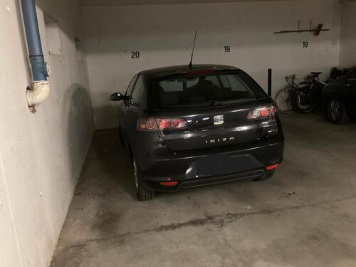 Foto - Tiefgaragenstellplatz zu vermieten