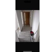 Renovierte 3-Zimmer-Wohnung mit Balkon & Stellplatz - Lengenfeld