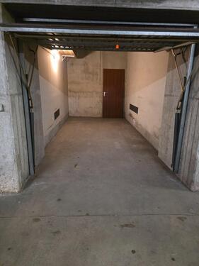Foto - Garage mit abschließbarem Tor - 140,00&nbsp;EUR Miete,