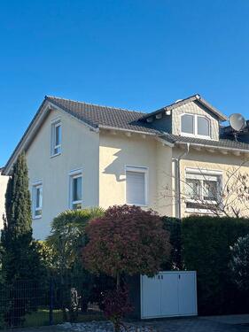 Foto - Helle Doppelhaushälfte mit Südgarten in Rödermark-Waldacker
