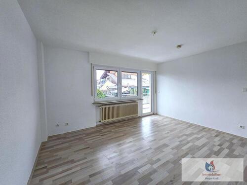 Foto - Modernisierte 2 Zimmer Wohnung im Erdgeschoss mit Balkon-Idyll in ruhiger 5-Parteien-Anlage
