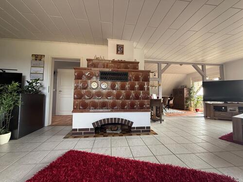 Foto - Großzügige 6-Zimmer-Maisonette mit Garage & Loggia