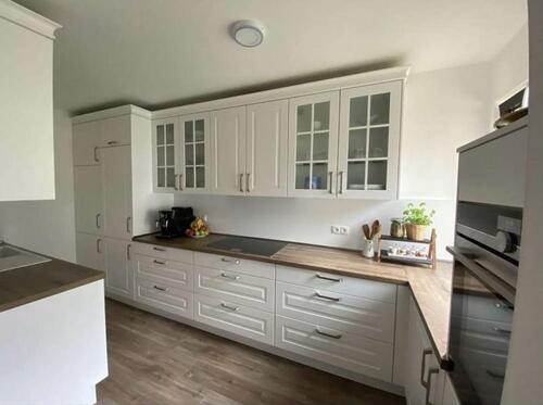 Foto - Moderne 3 Zimmer Wohnung mit Gäste WC, Abstellkammer und Balkon