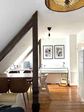 Foto - Charmante DG-Wohnung mit Balkon, rugig gelegen und citynah