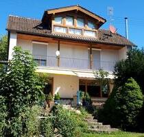 Einfamilienhaus mit 3 Garagen + großer Carport - Knittlingen