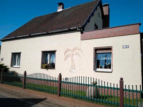 Foto - Einfamilienhaus mit Garten,Hof u Nebengelass