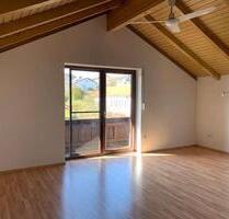 Helle Dachgeschosswohnung in Traunwalchen - Traunreut Arleting Helle Dachgeschosswohnung in Traunwalchen - Traunreut Arleting