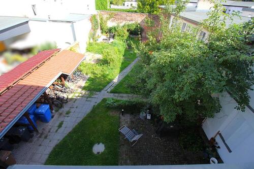 Foto - Altbauflair - Wohnen im oberen Geschoss mit Hofblick und Gartennutzung möglich!