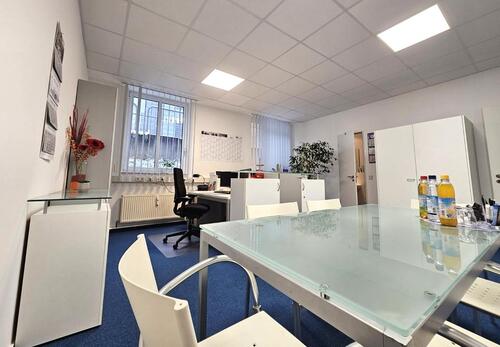 Foto - Helles, abgeschlossener Büroraum 46 m² mit Dusche & Pantry – Ismaning