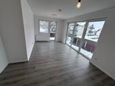 Foto - Modernisierte 2-Zimmer-Wohnung mit Balkon & Stellplatz