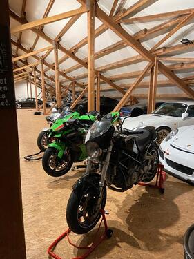 Foto - Stellplätze für Motorrad nur 35,-