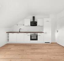 Helle kernsanierte Dachgeschosswohnung mit neuer Einbauküche in zentraler Lage von Hof