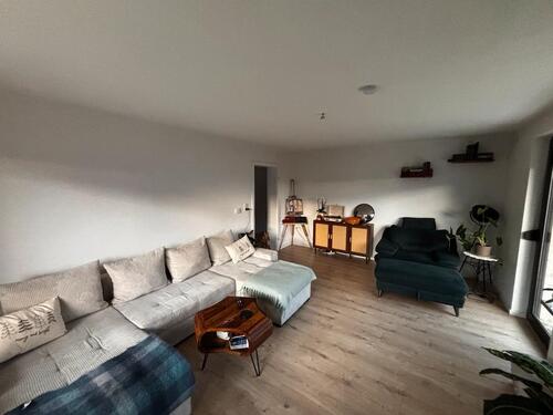 Foto - Moderne 3-Zimmer-Wohnung mit Terrasse, Garten und Garage