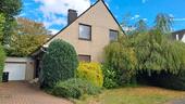 Foto - Freistehendes Einfamilienhaus mit traumhaftem Grundstück, Garage