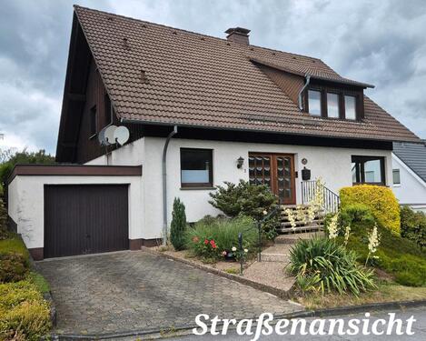 Foto - Freistehendes Einfamilienhaus mit Einliegerwohnung