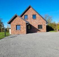 Neubau- Lichtdurchflutete Wohnung- Doppelhaushälfte zu vermieten - Lunden