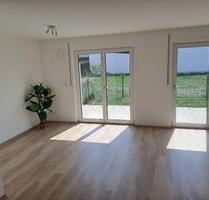 Neuwertige Doppelhaushälfte in der Nähe von Straubing - Aholfing