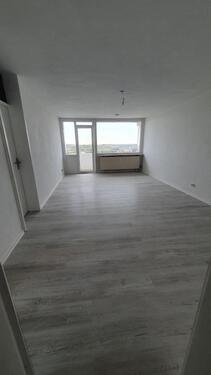 Foto - 2 Zimmer Wohnung mit Fernsicht, neues Wannen-Badezimmer, Balkon
