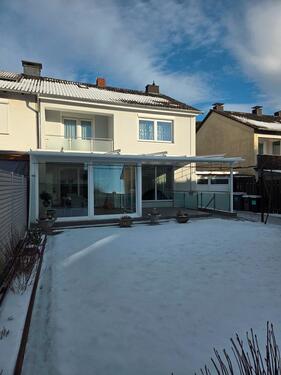 Foto - Familienglück auf zwei Ebenen: Top gepflegte DHH