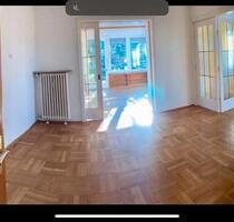 Helle und großzügige Wohnung mit Wintergarten und Balkon - Michelau in Oberfranken