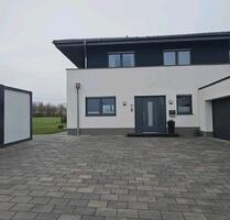 Einfamilienhaus mit Garage, Carport und großem Grundstück. - Bad Wünnenberg