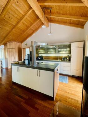 Foto - ZU VERMIETEN 4-Zimmer Wohnung mit großer Sonnenloggia und Garten