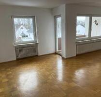 Renovierte 3,5-Zimmer-Wohnung mit Balkon, Gartenanteil und Garage - Karlsfeld