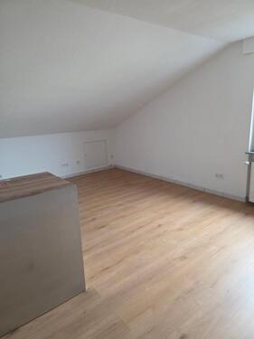 Foto - Kleine Dachwohnung in 78224 Singen Süd zu vermieten im 4 Fam.Haus