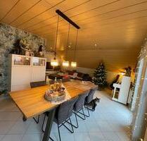 Schöne 3 ZKB DG Wg mit großem Balkon und Einbauküche - Münzenberg