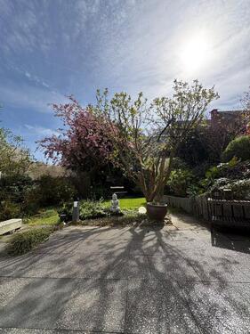 Foto - Frisch modernisiertes Reihenmittelhaus mit Sonnengarten & Garage