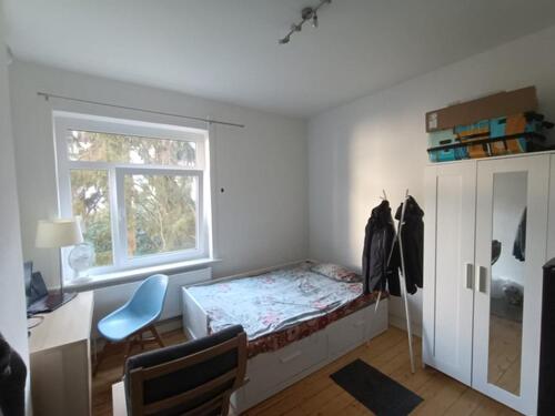 Foto - 1 Zimmer in einer 3er-WG ab April 1 Room in 3-Shared Apartment L