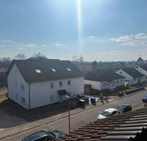 Helle Dachgeschosswohnung mit unverbaubarem Blick über Kirchhain