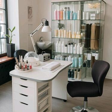 Foto - Arbeitsplatz für Nageldesignerin zur Untermiete, zentral