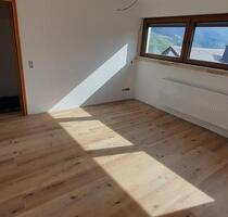 Schöne Dachgeschosswohnung in Kues in saniertem Mehrfamilienhaus - Bernkastel-Kues