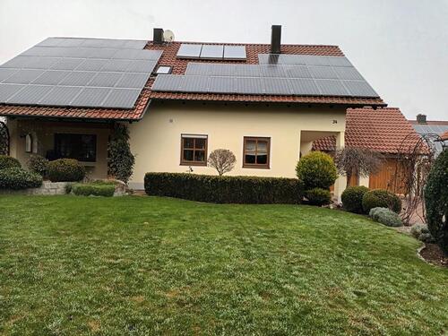 Foto - Großzügiges Einfamilienhaus mit Doppelgarage