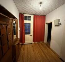 Großzügige 4-Zimmerwohnung mit Stellplatz und Balkon - Saarbrücken Brebach-Fechingen