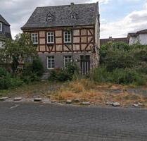 Altes Fachwerkhaus mit Grundstück in Koblenz-Güls, Gulisastraße