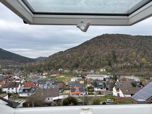 Foto - 2-Zimmer Dachgeschosswohnung mit neuer Einbauküche + Stellplatz