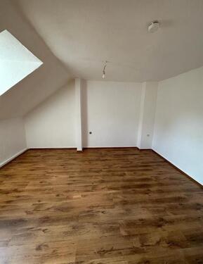 Foto - Vollmöblierte 3-Zimmer Dachgeschosswohnung als 3er WG