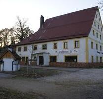 Gasthaus mit Biergarten, Privat- und Anliegerwohnung - Hirschbach