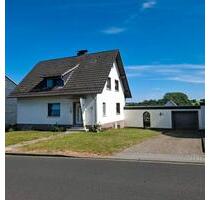 Schönes Einfamilienhaus - 295.000,00&nbsp;EUR Kaufpreis, ca.&nbsp; 132,00&nbsp;m&sup2; in Flammersfeld (PLZ: 57632)
