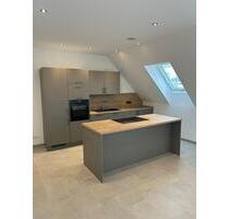 Moderne 4 Zimmer Wohnung mit Balkon & Design Küche - Kell am See