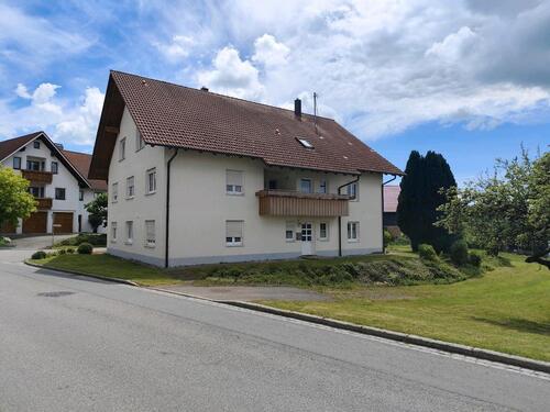 Foto - Mehrfamilienhaus mit zwei ausgebauten Wohneinheiten