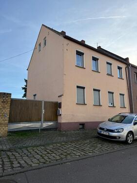 Foto - Wohnhaus mit großem Grundstück - 215.000,00 EUR Kaufpreis,