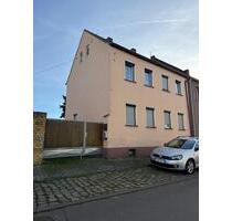 Wohnhaus mit großem Grundstück - 215.000,00 EUR Kaufpreis, in Markranstädt (PLZ: 04420)