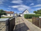Foto - Großes Haus (312 m², 10 Zimmer) Garten, Wintergarten, 2 Garagen