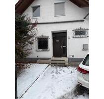 Schönes Haus in Grubweg Passau - 750,00&nbsp;EUR Kaltmiete, ca.&nbsp; 100,00&nbsp;m&sup2; in Passau (PLZ: 94034) Maierhof